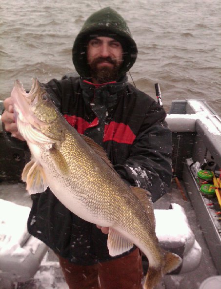 Fox River Spring Walleye 28 inch