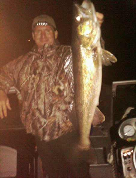 32 inch walleye 2011
